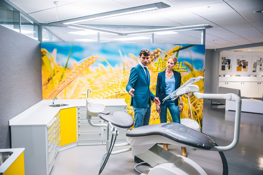 Utrecht-Dental-showroom-tandartsstoelen-3